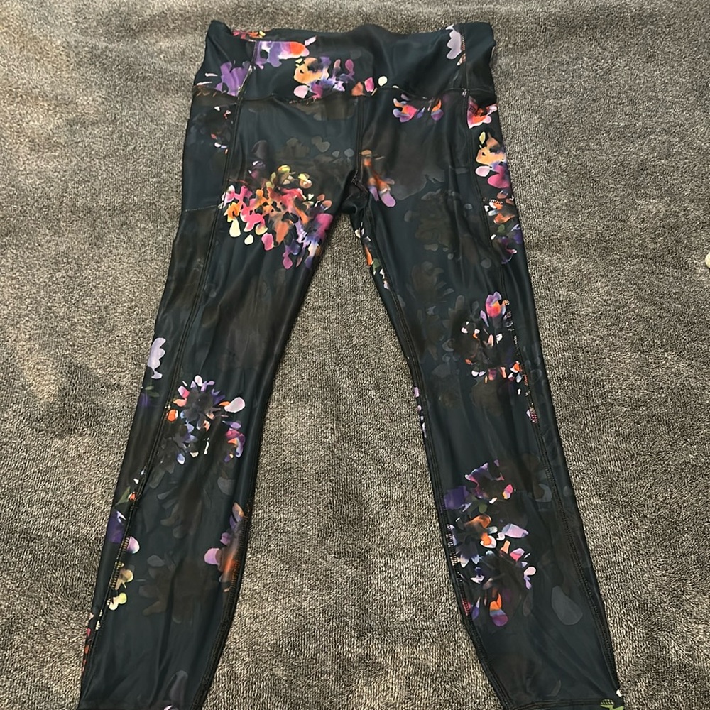Women’s super cute flower leggings